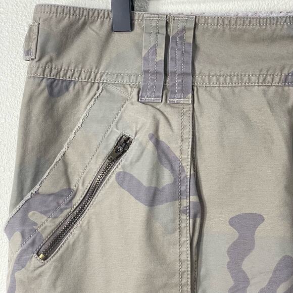 Y2K Hollister Women's Camo Cargo Utility Shorts Grunge Androgynous Size M 8 - Picture 6 of 8